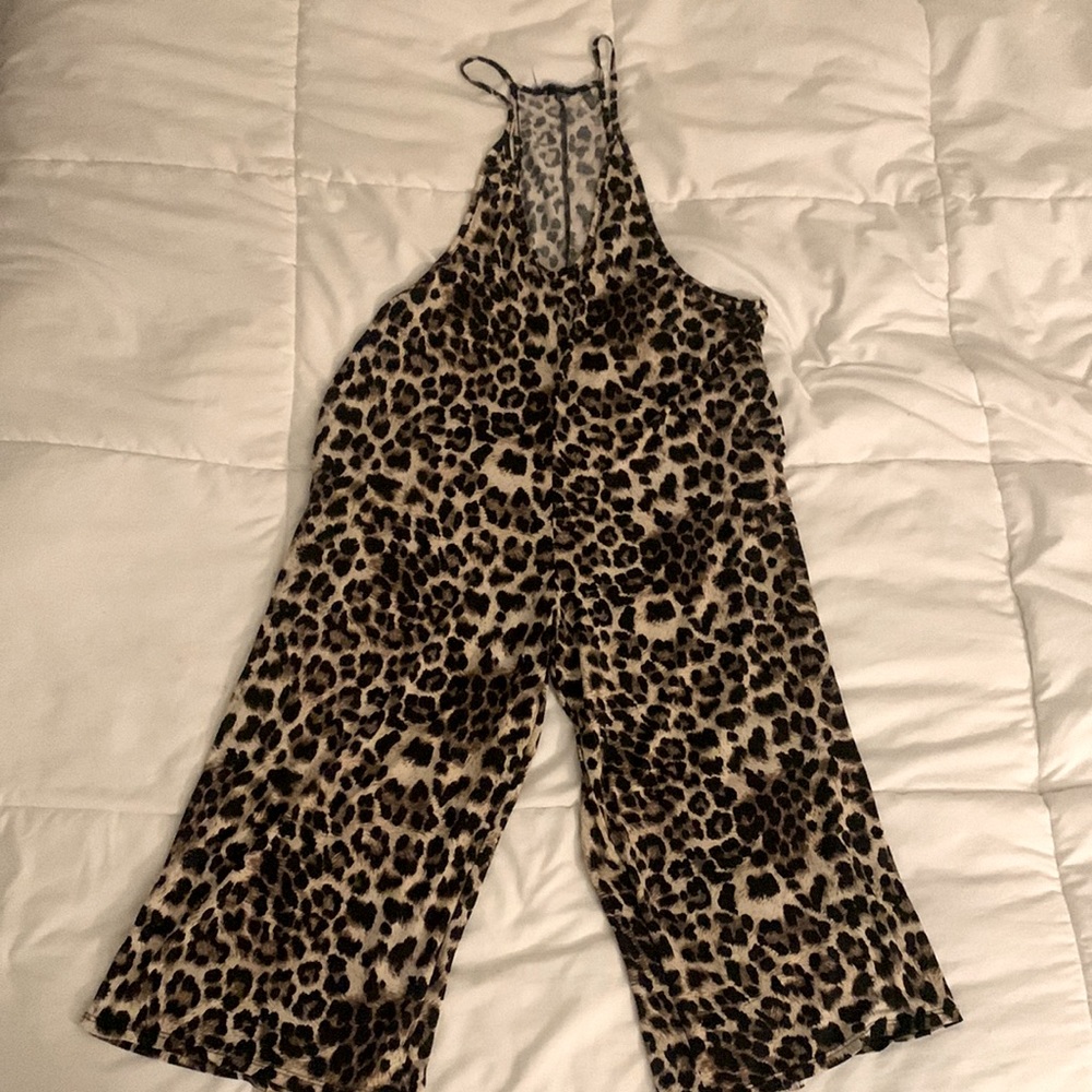 Boutique dressy jumpsuit with pockets!